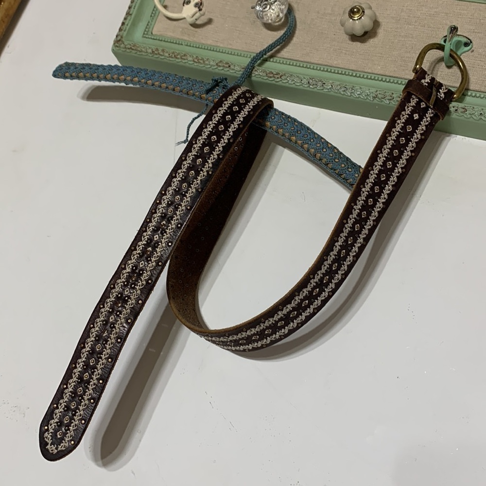 Lucky brand brown leather embroidered studded bohemian belt size medium - Picture 10 of 12